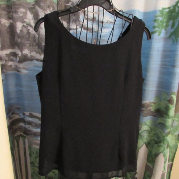 Classic Black Shell Tank Top - Picture 3 of 14